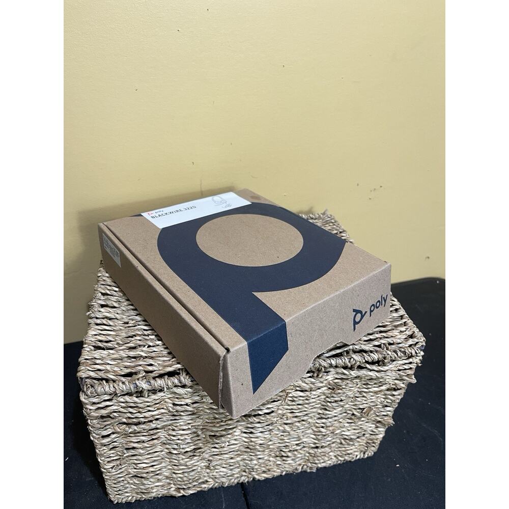 Plantronics Blackwire C3220 Headset brand new